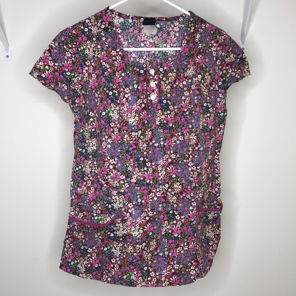 Floral scrub top